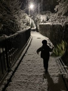 雪と子ども