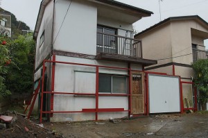 稲村ヶ崎ツイン　アンティークドアが付きました。