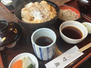 蕎麦屋のカツ丼