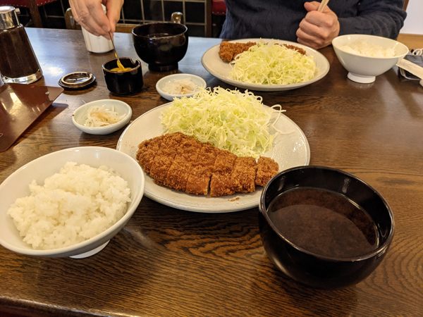 勝烈庵のロースかつ定食 – 御成町