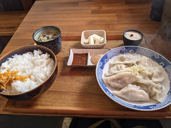 かかん梶原店の水餃子定食