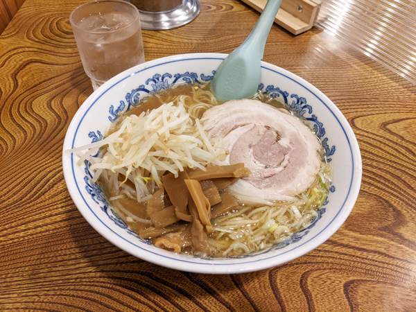 静雨庵のラーメン（大盛）- 御成町