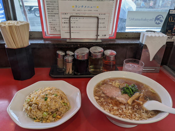 大新のラーメン＆半チャーハン