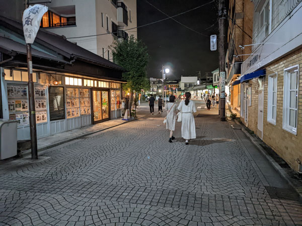 上町屋、七里ガ浜、源頼朝