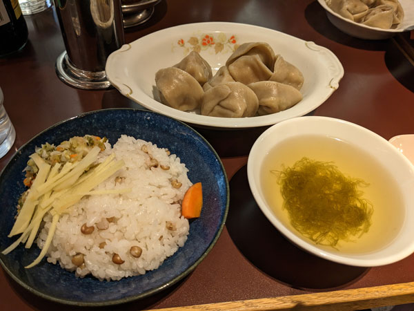 按田餃子の水餃子定食 – 二子玉川