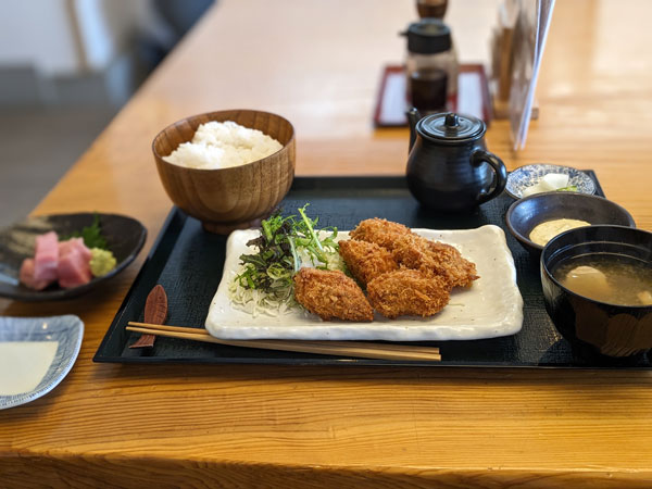 「海鮮びより」のカキフライ定食 – 由比ガ浜