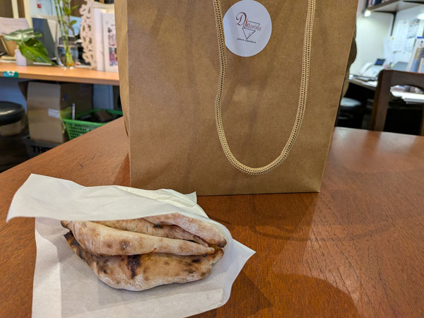 ドットリーノ ピッツェリアのピザ – 由比ガ浜