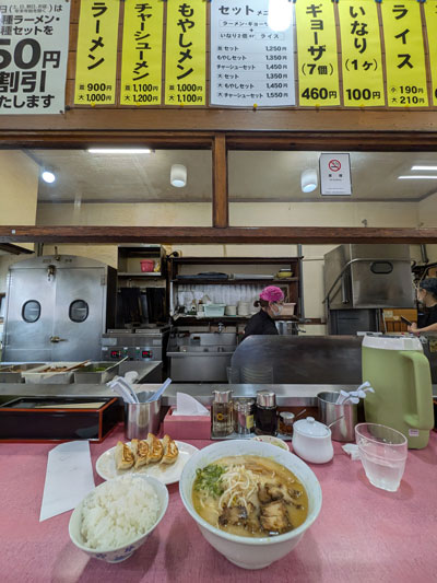 鶴乃家ラーメン