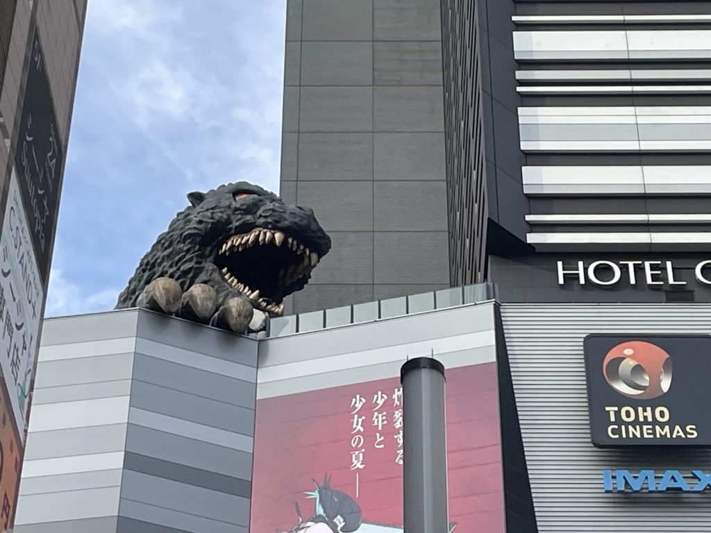 日曜の新宿