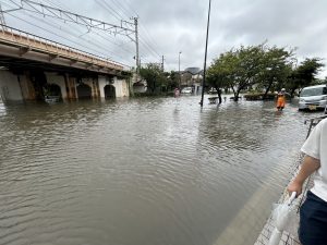 雨凄かった…