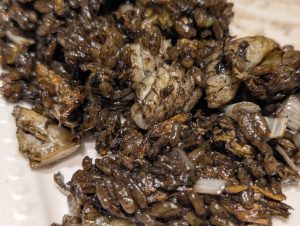 投票行って外食するんだ