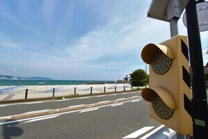 駅歩3分、海まで1分【アパート】