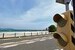 駅歩3分、海まで1分【アパート】