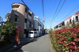 六弥太とTUZURUの間で【店舗・飲食店可】