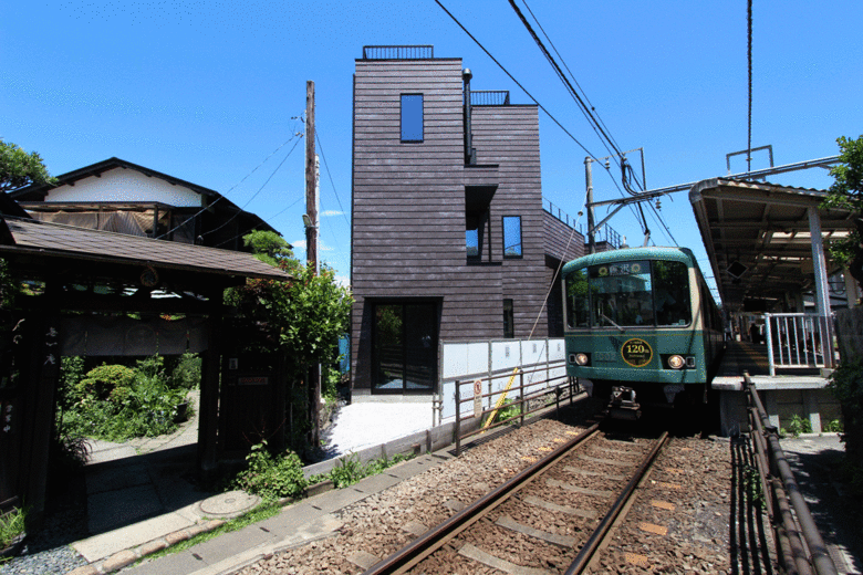 江ノ電ホーム目の前の店【店舗・飲食店可】