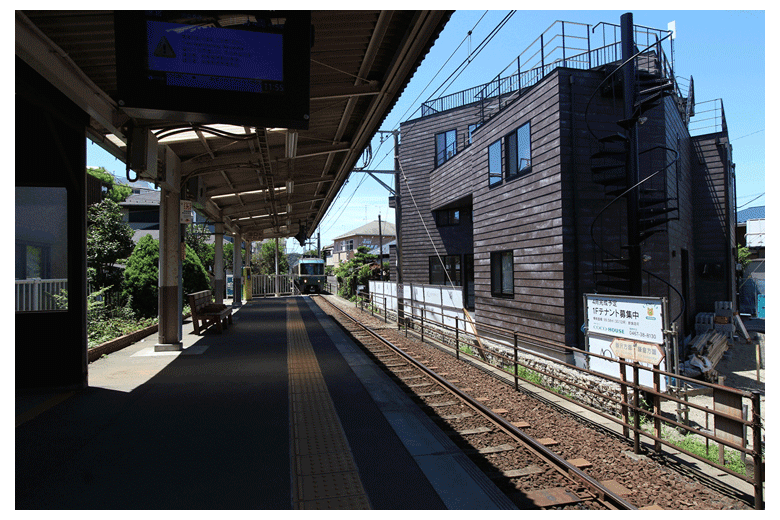 江ノ電ホーム目の前の店【店舗・飲食店可】