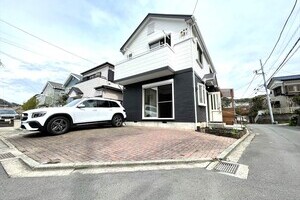 葉山の名店が揃う 一色ハウス【葉山　戸建】