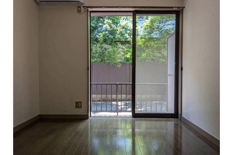 apartment 由比ガ浜1丁目