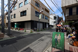 ヴィヴモン・ディモンシュの向かい【店舗】