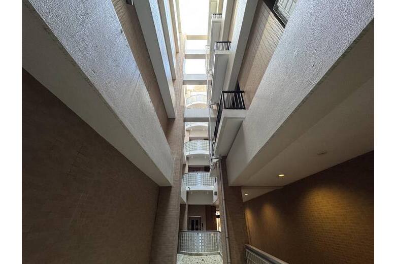 apartment 小坪7丁目　エレンシア逗子小坪