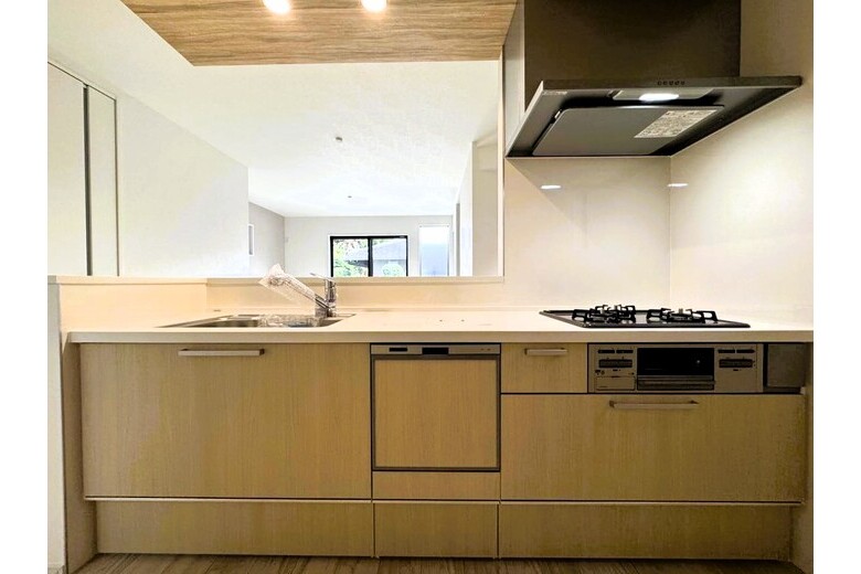 〔価格変更〕海と街が握手する 【新築戸建】