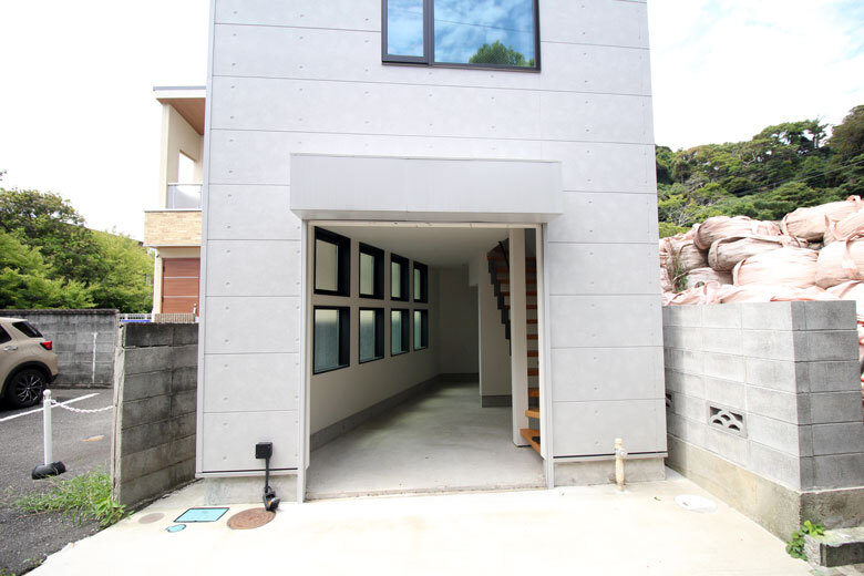 commercial 雪ノ下１丁目