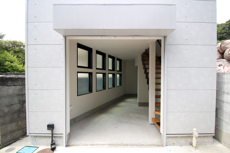 commercial 雪ノ下１丁目