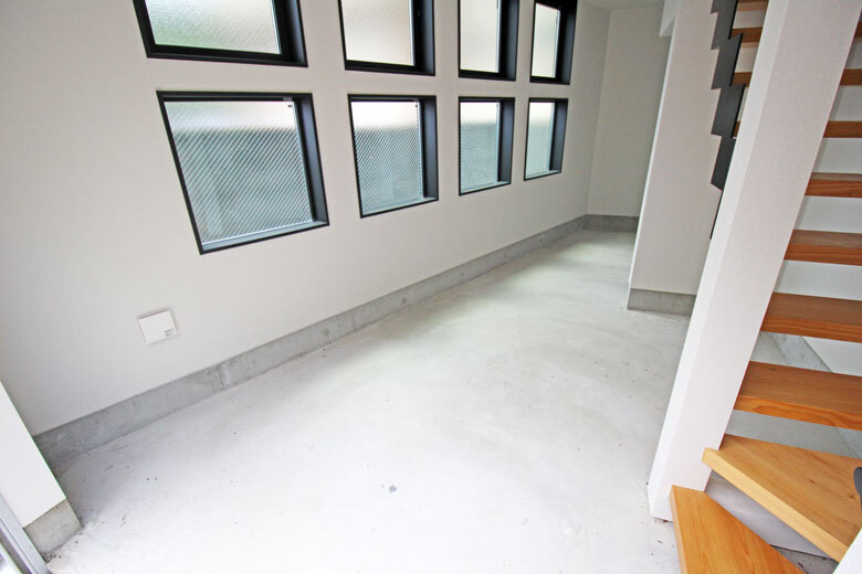 commercial 雪ノ下１丁目