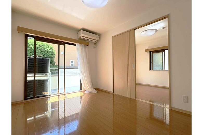 apartment 新宿1丁目