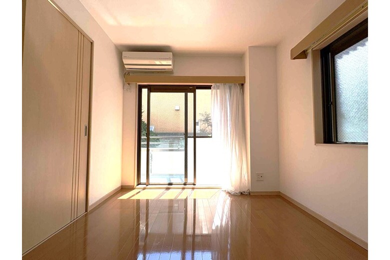 apartment 新宿1丁目