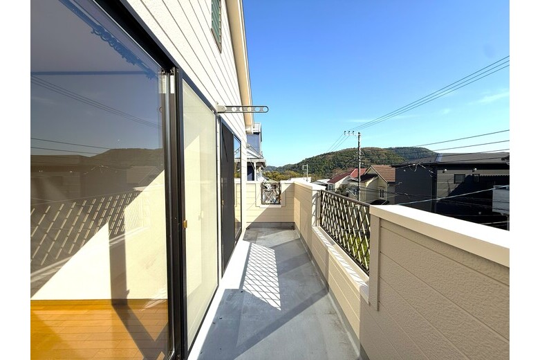 丘の上のアメリカンハウス【リノベ戸建】