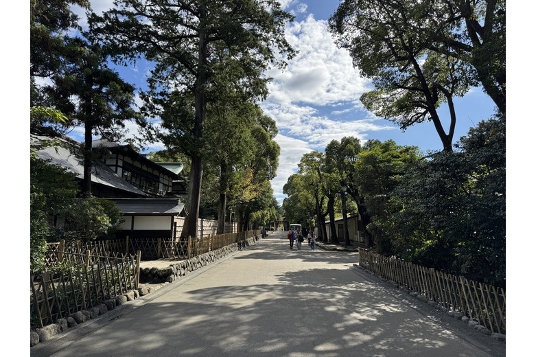 八幡様の近くに、165㎡の大空間【戸建】