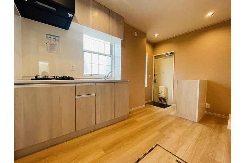 apartment 材木座5丁目　ウィスタリア材木座　1階