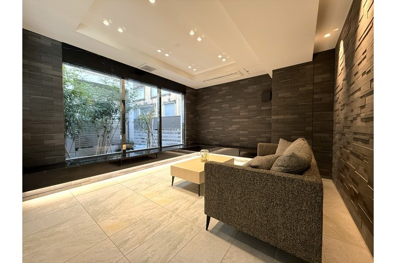 apartment 新宿1丁目　アージョ逗子