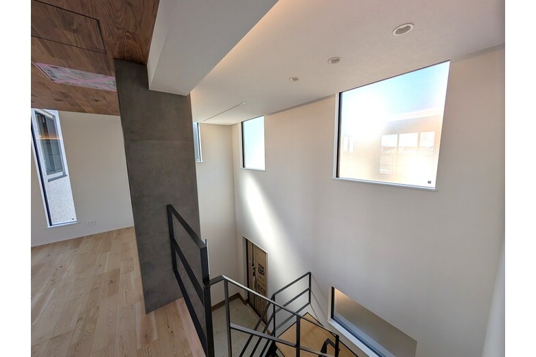 〈写真更新〉まるで七里の天守閣【新築戸建】