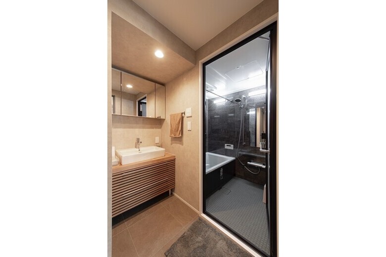 青い海と、椰子の木と【マンション】