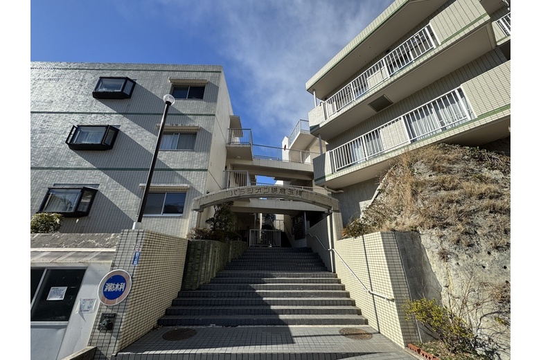 apartment 玉縄二丁目　パラシオン鎌倉玉縄