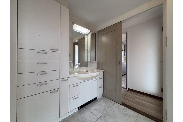 『若宮大路の天守閣 その1』【マンション】