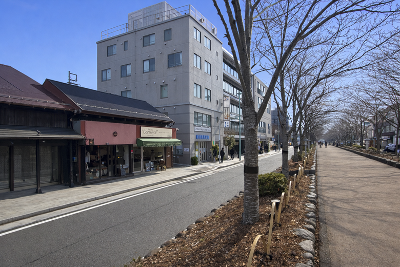 『若宮大路の天守閣　その２』【店舗】