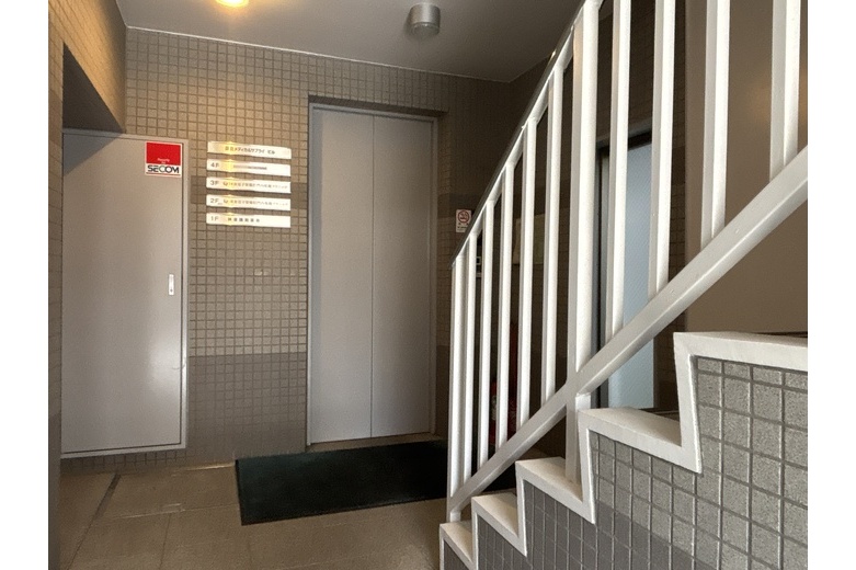 『若宮大路の天守閣 その2』【店舗】