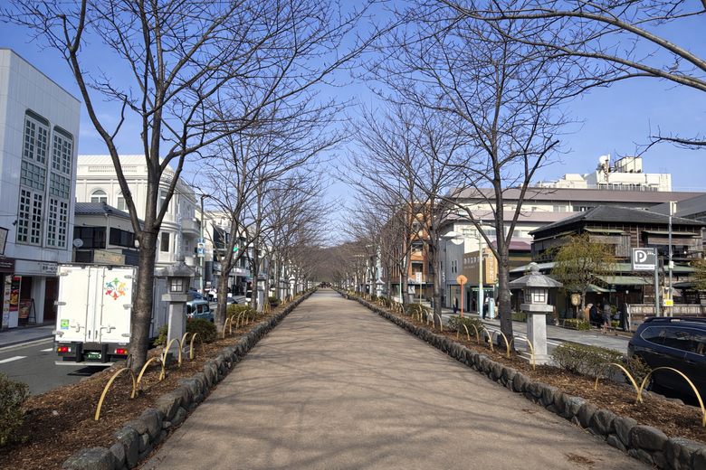 『若宮大路の天守閣 その2』【店舗】