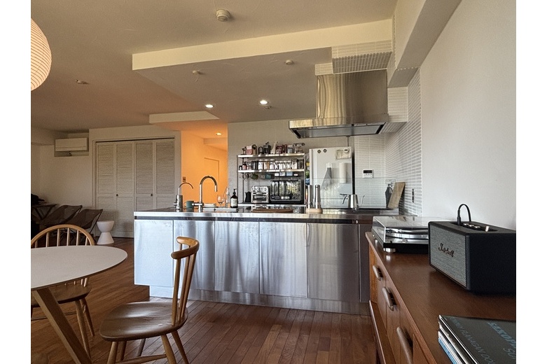 「自然素材に癒される空間」【マンション】