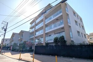 駅5分、ポツンと名邸【マンション】