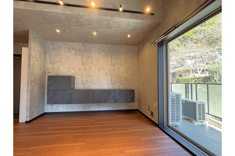 apartment 山の根１丁目　グレード１逗子