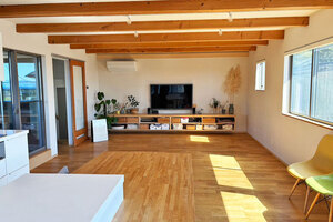 坂の下の坂の上は海の上【戸建】