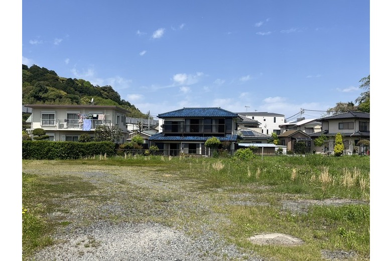 レトロチック・ガーデン 【中古戸建】