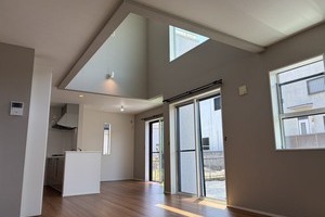 庭とガレージがある、北鎌倉の暮らし【戸建】