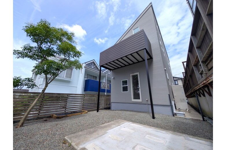〈価格変更〉秘密基地みたいなガレージハウス【戸建】