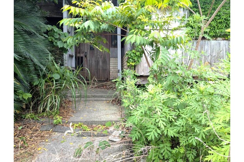 100坪超えの緑溢れすぎ！【土地】 - ココハウス