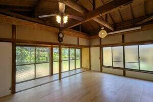 リゾートに佇む昭和の香り　【中古戸建】